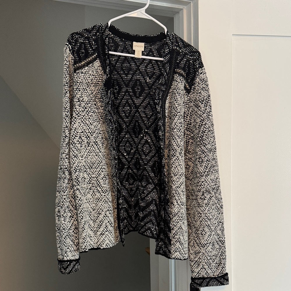 Chic Black and White Patterned Cardigan Jacket
